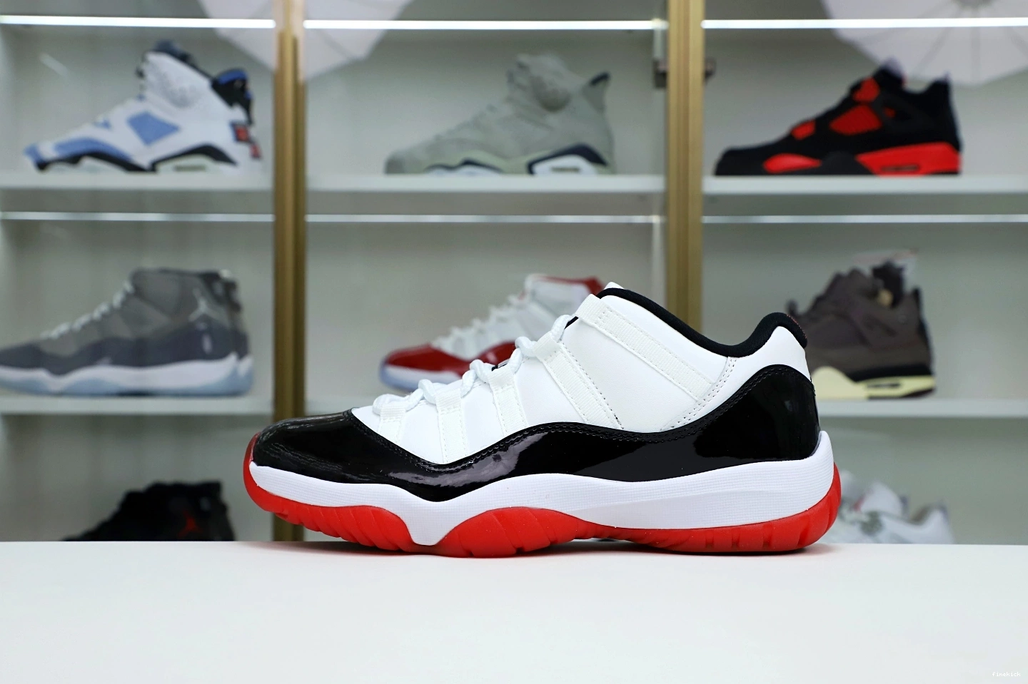 11 LOW BRED AIR WHITE JORDAN 0128